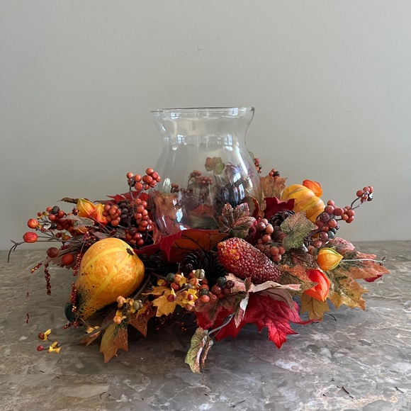 Fall Centrepiece With Glass Lantern - Picture 1 of 6